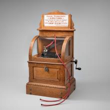 Automatic Edison phonograph  c. 1901